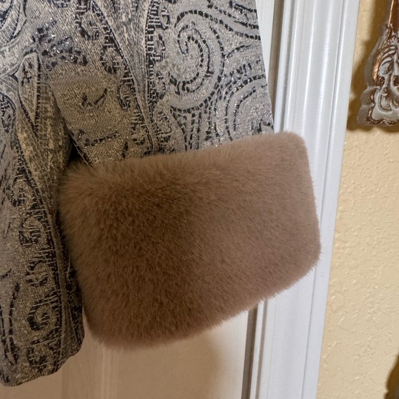 Chicos Size 2 Jacquard Jacket  faux fur cuffs silver grey sparkle cuffs are tan - Picture 3 of 5